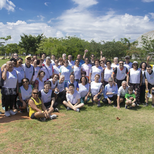 foto em grupo com participantes do programa alô sênior